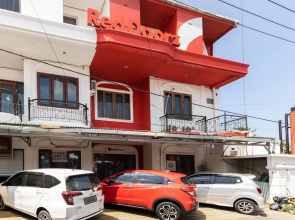 RedDoorz @ Jalan Maengket Manado