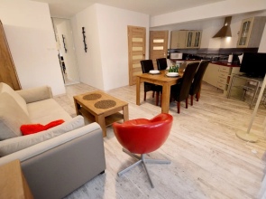 Golden Sun Apartments-Port