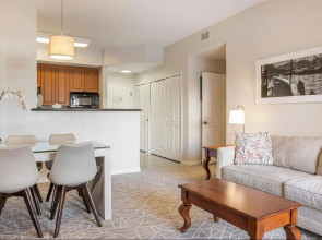 The Point Hotel & Suites