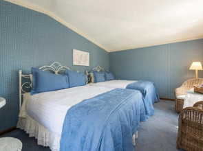 Hanover House at the Twin Oaks Inn
