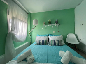 Cozy Beachfront Maisonette Offers Panoramic Views of Sea!