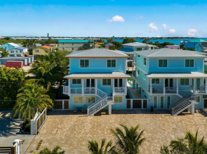 Luxury Waterfront Oasis w Heated Pool and 50 Dock