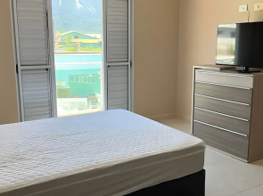 Casa com piscina em Boraceia