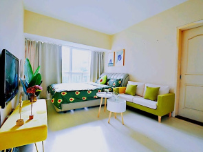 Avatar Green Tea Queen Bed & High Rise View Futian