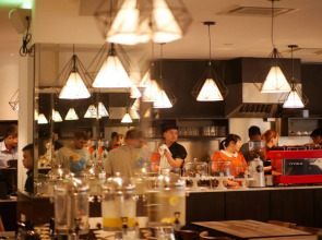 Pacific Express Hotel Central Market