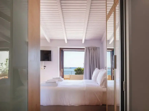 seafront cozy suite for 2 in Rethymno