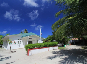 Local Island Inn