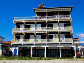 Hotel 12