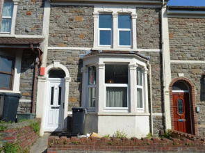 Charming 2 Bedroom House With Terrace