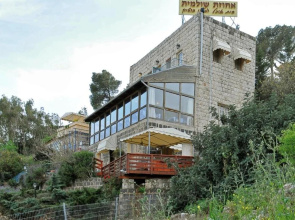 Shulamit Inn