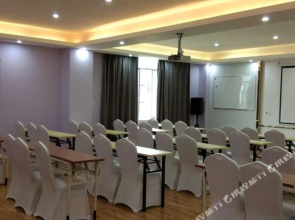 Manmai Yangguang Hotel(安迈阳光酒店(梧州市政广场店))