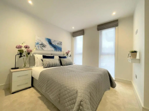 Spectacular 2 Bedroom Apartment in Great Location