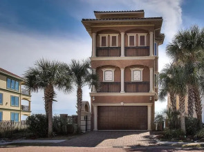Casa de Cielo 4 Bedroom Holiday Home by Five Star Properties