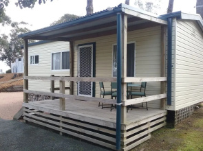 Lakes Caravilla Caravan Park