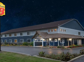 Northwoods Inn & Suites