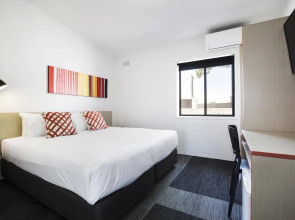 Camp Hill Hotel