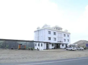 Hotel Palace on the way