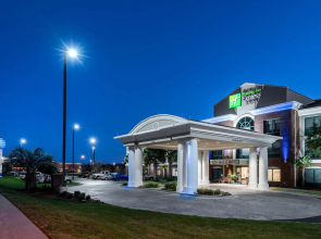 Holiday Inn Express & Suites Florence I-95 & I-20 Civic Ctr by IHG