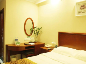 GreenTree Inn Qingdao Development District SDUST Express Hotel