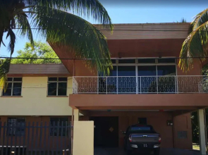 Le Le Seaside Villa Tanjung Aru