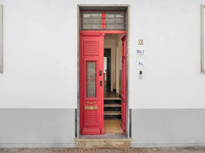 Faro DAZ House by Get Your Stay