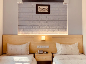 Fengju Business Hotel