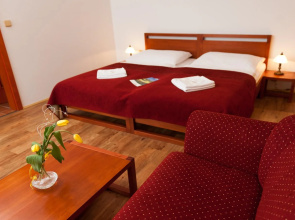Green Inn Hotel