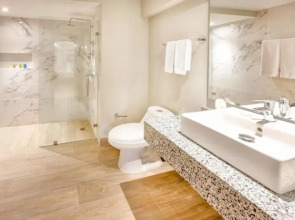 Coral Costa Caribe Beach Resort - All Inclusive
