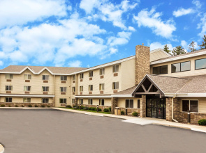 AmericInn by Wyndham Sheboygan