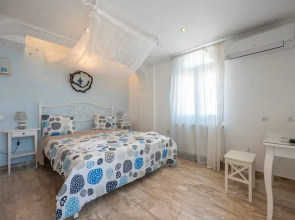 Black Coast Hotel Santorini