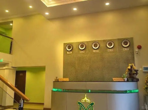 Royal Malikha Hotel
