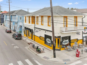 Freret Apartments near Street Car & Tulane