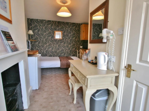 Central Hotel Cheltenham by Roomsbooked