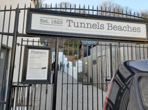 Cosy Apartment Close to Tunnels Beaches