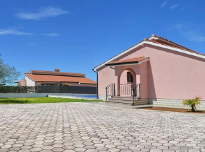 Amazing Home in Dracevac With Outdoor Swimming Pool, Wifi and 3 Bedrooms