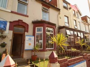 OYO Hotel 33