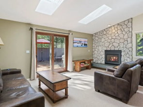 6 Dutchman 3 Bedroom Home