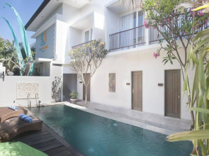 Hola Seminyak