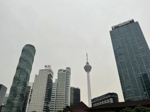 Vortex Suites KLCC by Luna