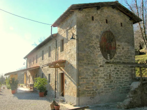 Beautiful Cottage in Pescia with Hot Tub