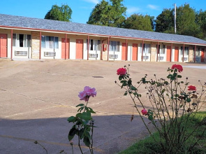 Ozark Inn & Suites