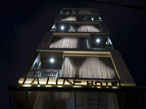 La Lune Hotel