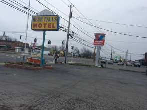 Blue Falls Motel