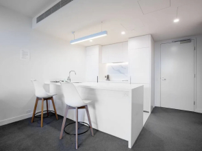 Stunning Comfy 2 Bed With Parking In Melbourne