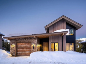 7 Deep Forest 6 Bedroom Home