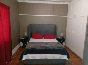 Karoo Refresh Cheerful 2 Bedroom House