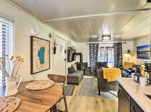 Walk to Lake Tahoe: Cozy Zephyr Cove Cabin!