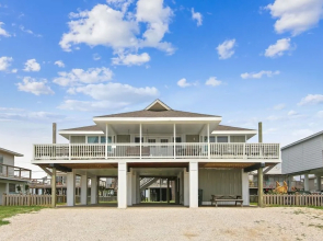Betsy'S Beachfront Cottage