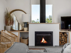 Dimmicks Retreat: 300m to beach