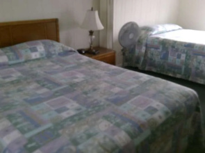 Village Green Motel